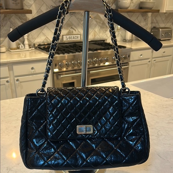 CHANEL Black Quilted Shoulder Bag - Picture 1 of 16